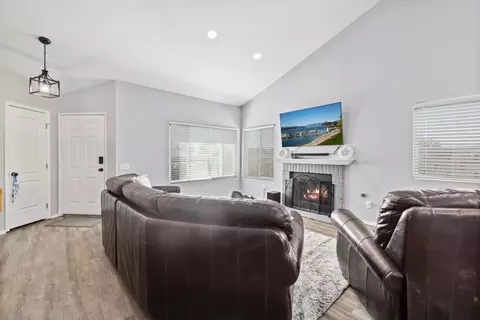43660 Tranquility Ct, Lancaster, CA 93535 photo 4