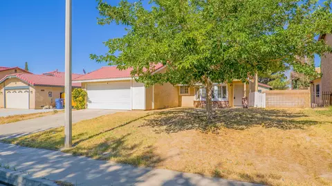 43722 Rogier St, Lancaster, CA 93535 photo 1