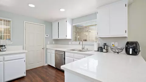43722 Rogier St, Lancaster, CA 93535 photo 15