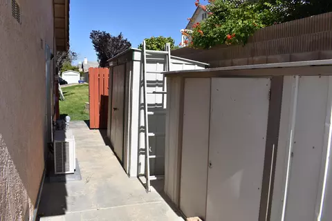 44145 Berkeley Ct, Lancaster, CA 93536 photo 31