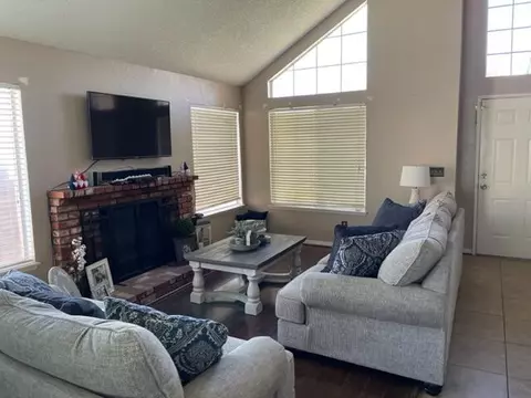 44145 Berkeley Ct, Lancaster, CA 93536 photo 5