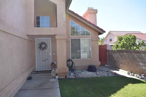 44145 Berkeley Ct, Lancaster, CA 93536 photo 9