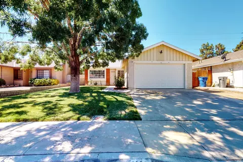 1120 Lightcap St, Lancaster, CA 93535 photo 1