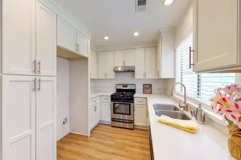 1120 Lightcap St, Lancaster, CA 93535 photo 10