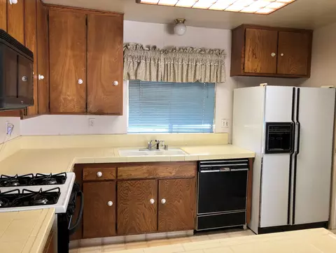 541 Oldfield St E, Lancaster, CA 93535 photo 6