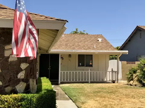 541 Oldfield St E, Lancaster, CA 93535 photo 3