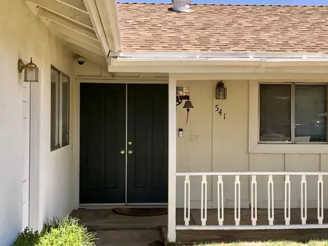 541 Oldfield St E, Lancaster, CA 93535 photo 4