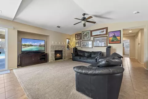 1608 Thomas Dr, Lancaster, CA 93535 photo 13
