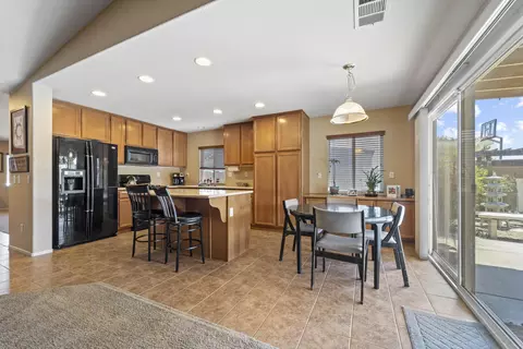 1608 Thomas Dr, Lancaster, CA 93535 photo 8