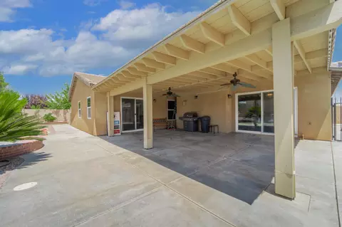 1608 Thomas Dr, Lancaster, CA 93535 photo 33
