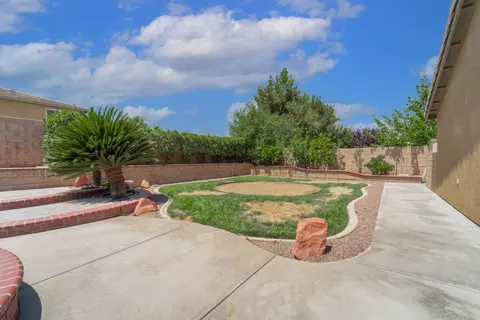 1608 Thomas Dr, Lancaster, CA 93535 photo 34