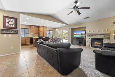 1608 Thomas Dr, Lancaster, CA 93535 photo 12