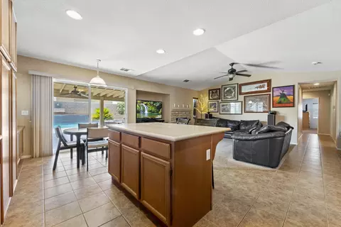 1608 Thomas Dr, Lancaster, CA 93535 photo 10