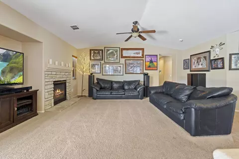 1608 Thomas Dr, Lancaster, CA 93535 photo 14