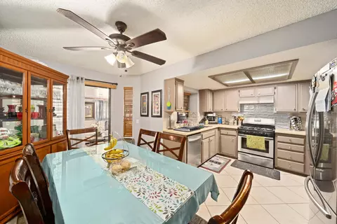 45859 Picadilly St, Lancaster, CA 93534 photo 4