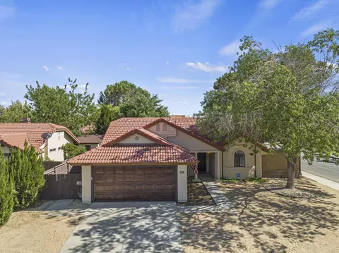 1136 Stephanie Ct, Lancaster, CA 93535 photo 1