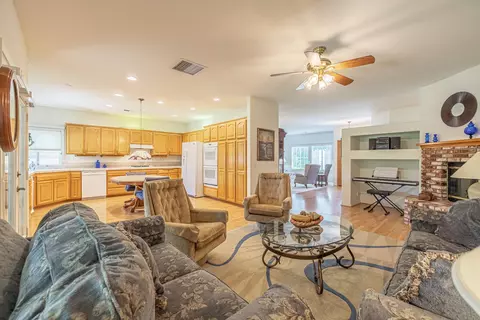2711 End Ct, Lancaster, CA 93536 photo 17