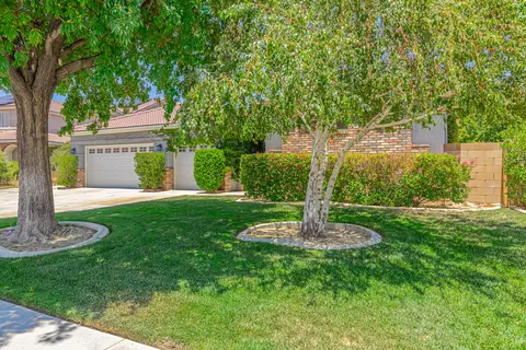 2711 End Ct, Lancaster, CA 93536 photo 4