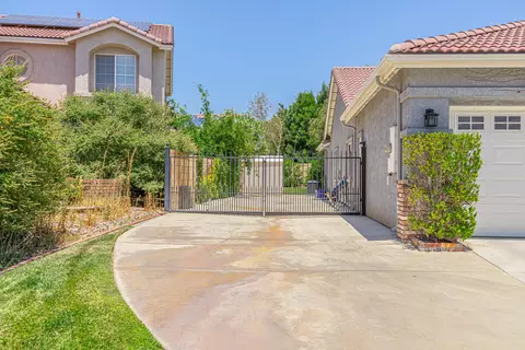 2711 End Ct, Lancaster, CA 93536 photo 5