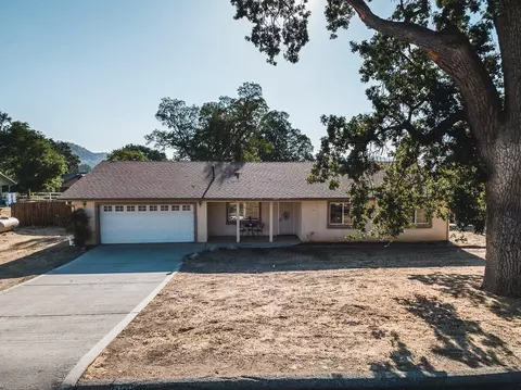 18011 Churchill St, Tehachapi, CA 93561 photo 1