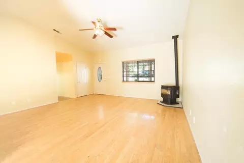 18011 Churchill St, Tehachapi, CA 93561 photo 5