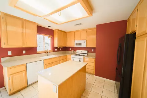 18011 Churchill St, Tehachapi, CA 93561 photo 4