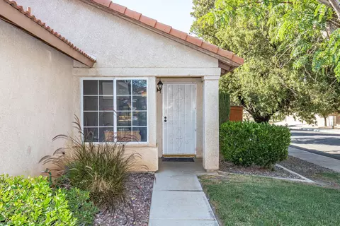 547 E Avenue J12, Lancaster, CA 93535 photo 4