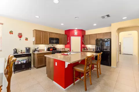 2213 Avenida Del Mar, Lancaster, CA 93535 photo 5