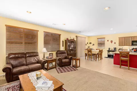 2213 Avenida Del Mar, Lancaster, CA 93535 photo 8