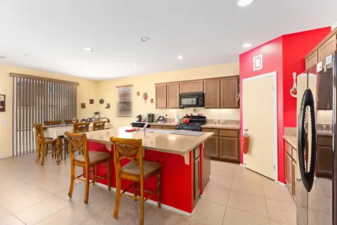2213 Avenida Del Mar, Lancaster, CA 93535 photo 4
