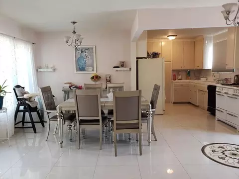 9458 Nagle Ave, Arleta, CA 91331 photo 2