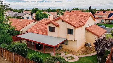 4932 Silverfox Ave, Palmdale, CA 93552 photo 2