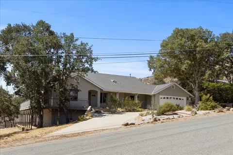 21508 Indian Wells Dr, Tehachapi, CA 93561 photo 2
