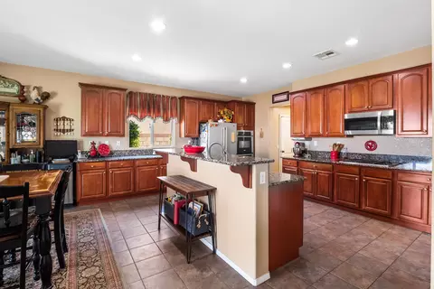 5779 Golding Dr, Lancaster, CA 93536 photo 14