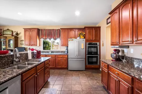 5779 Golding Dr, Lancaster, CA 93536 photo 17