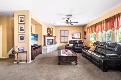 5779 Golding Dr, Lancaster, CA 93536 photo 11