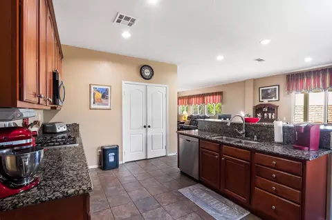 5779 Golding Dr, Lancaster, CA 93536 photo 16