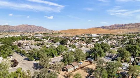 227 D St W, Tehachapi, CA 93561 photo 26