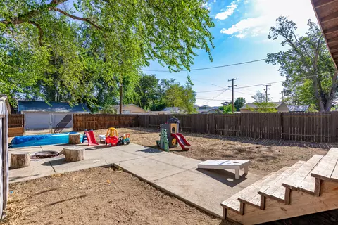 227 D St W, Tehachapi, CA 93561 photo 18