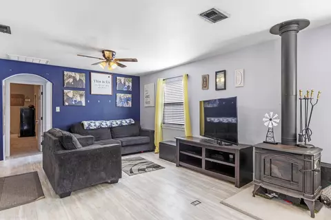 227 D St W, Tehachapi, CA 93561 photo 7