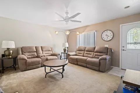 6240 Jasper Ct, Lancaster, CA 93536 photo 4