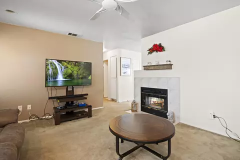 6240 Jasper Ct, Lancaster, CA 93536 photo 6