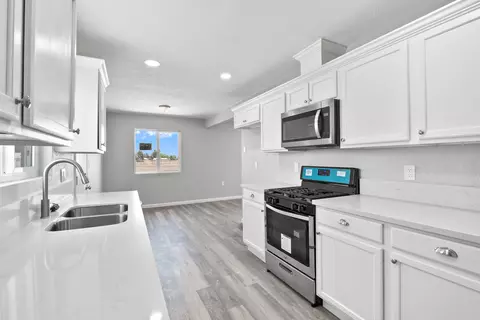 38605 15th St E, Palmdale, CA 93550 photo 14