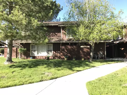 41 Meadow Lakes Dr, Tehachapi, CA 93561 photo 2