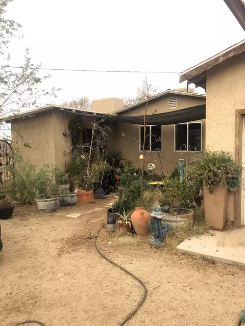 37320 E 10th St, Palmdale, CA 93550 photo 4
