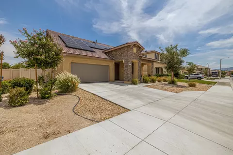 43910 Windrose Pl, Lancaster, CA 93536 photo 2