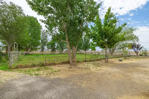 12103 E Ave H, Lancaster, CA 93535 photo 24
