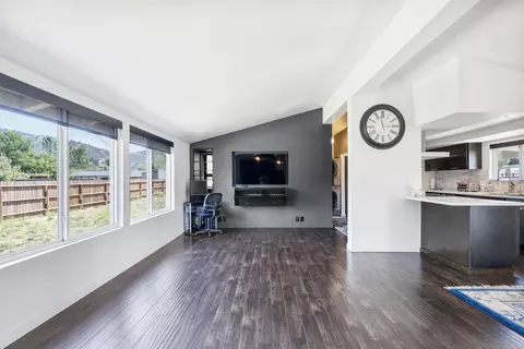 30060 Niblick Ln, Tehachapi, CA 93561 photo 4