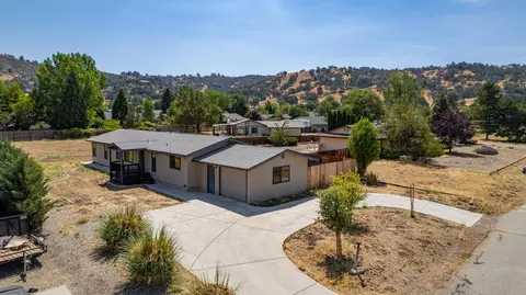 30060 Niblick Ln, Tehachapi, CA 93561 photo 1