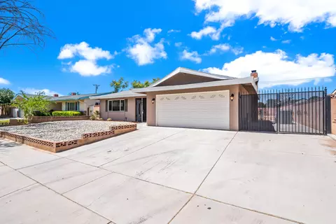 743 E Oldfield St, Lancaster, CA 93535 photo 2